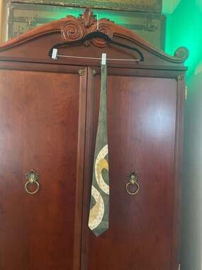 Modules Made In Japan Vintage 100% Pure Silk Green and Gold Floral Geometric Nec